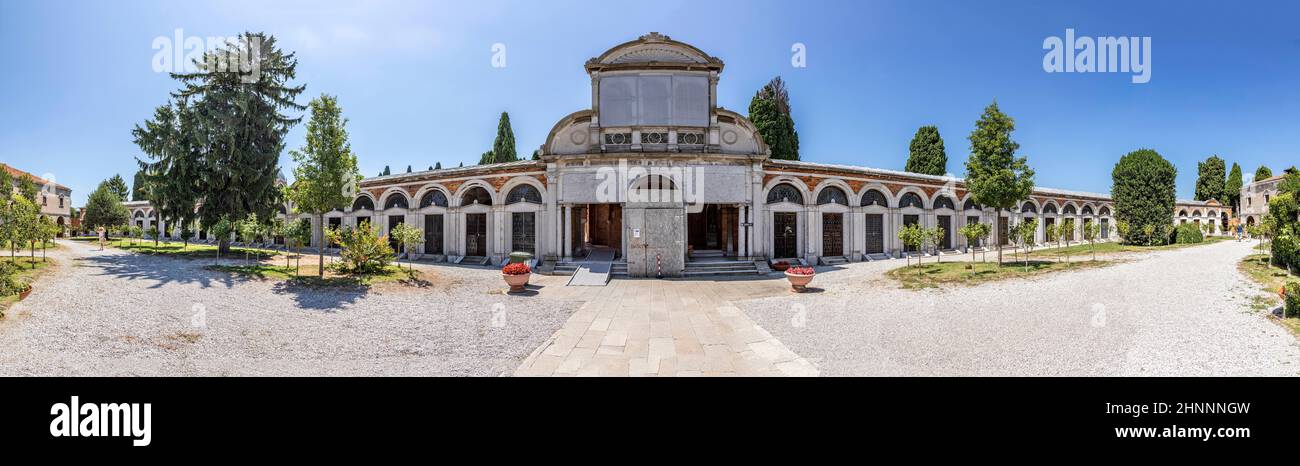 Historischer Friedhof von San Michele auf der Insel St. Michael in der Lagune von Venedig, zwischen Venedig und Murano. Erbaut im 19th. Jahrhundert. Stockfoto