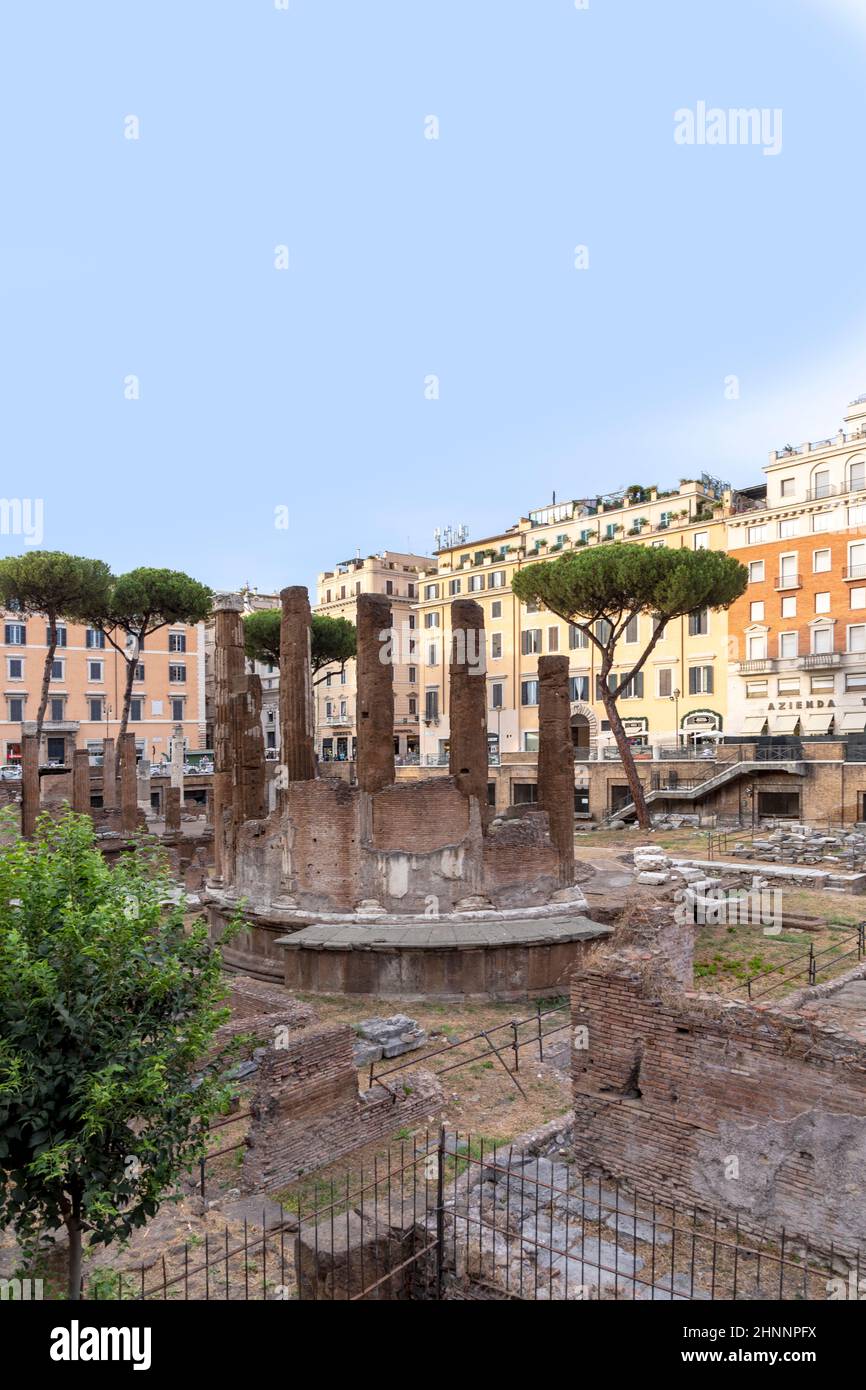 Überreste des Tempels B, der Fortuna Huiusce Diei im Largo di Torre Argentina in Rom, Italien, gewidmet ist Stockfoto