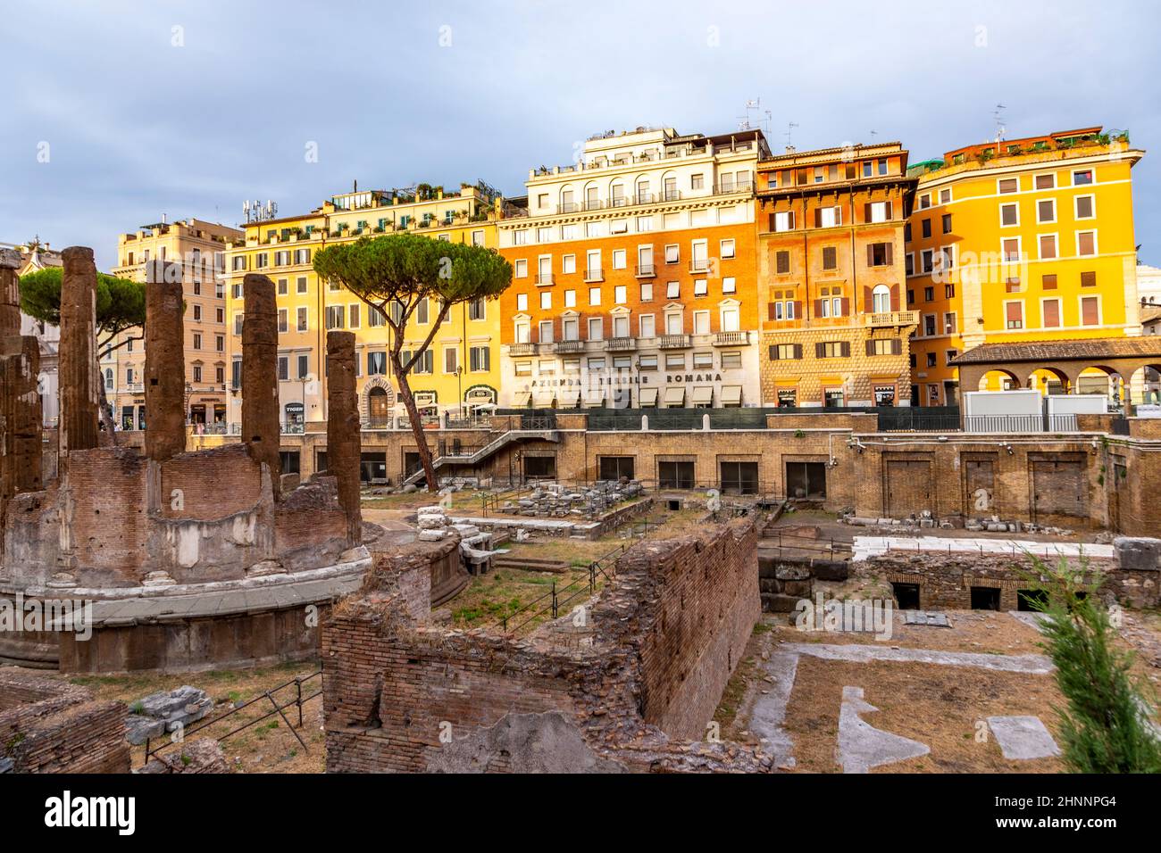 Überreste des Tempels B, der Fortuna Huiusce Diei im Largo di Torre Argentina in Rom, Italien, gewidmet ist Stockfoto