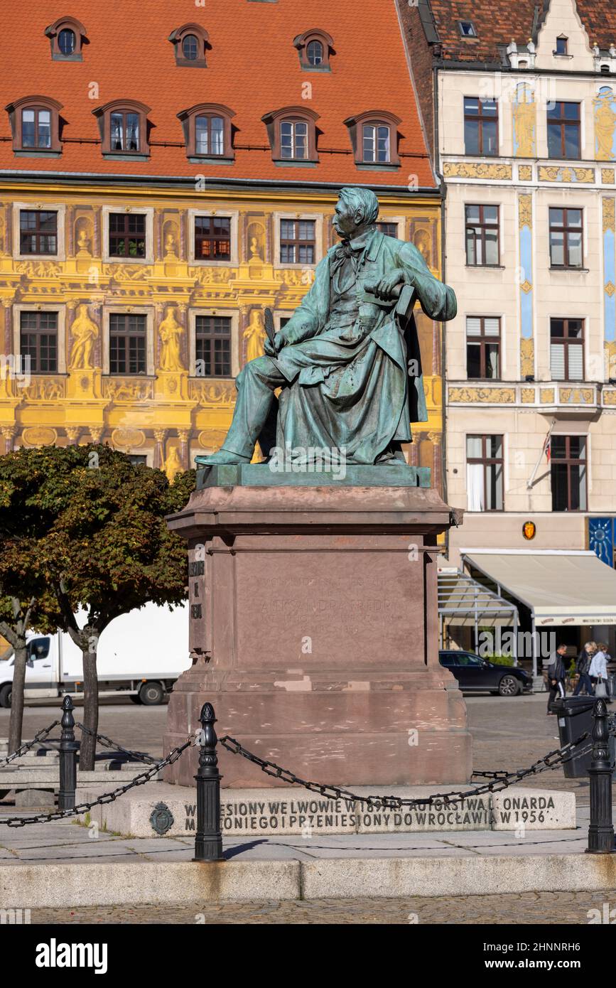 Aleksander Fredro Denkmal, Bronzeskulptur auf dem Hauptplatz, Breslau, Polen Stockfoto