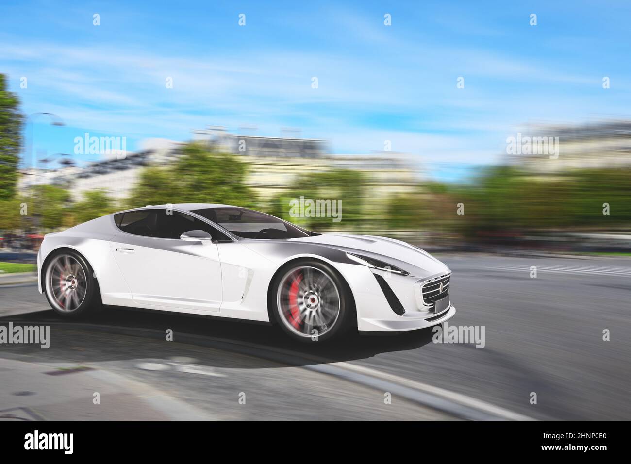 Sportliches weißes Auto fährt schnell auf der Straße Stockfoto