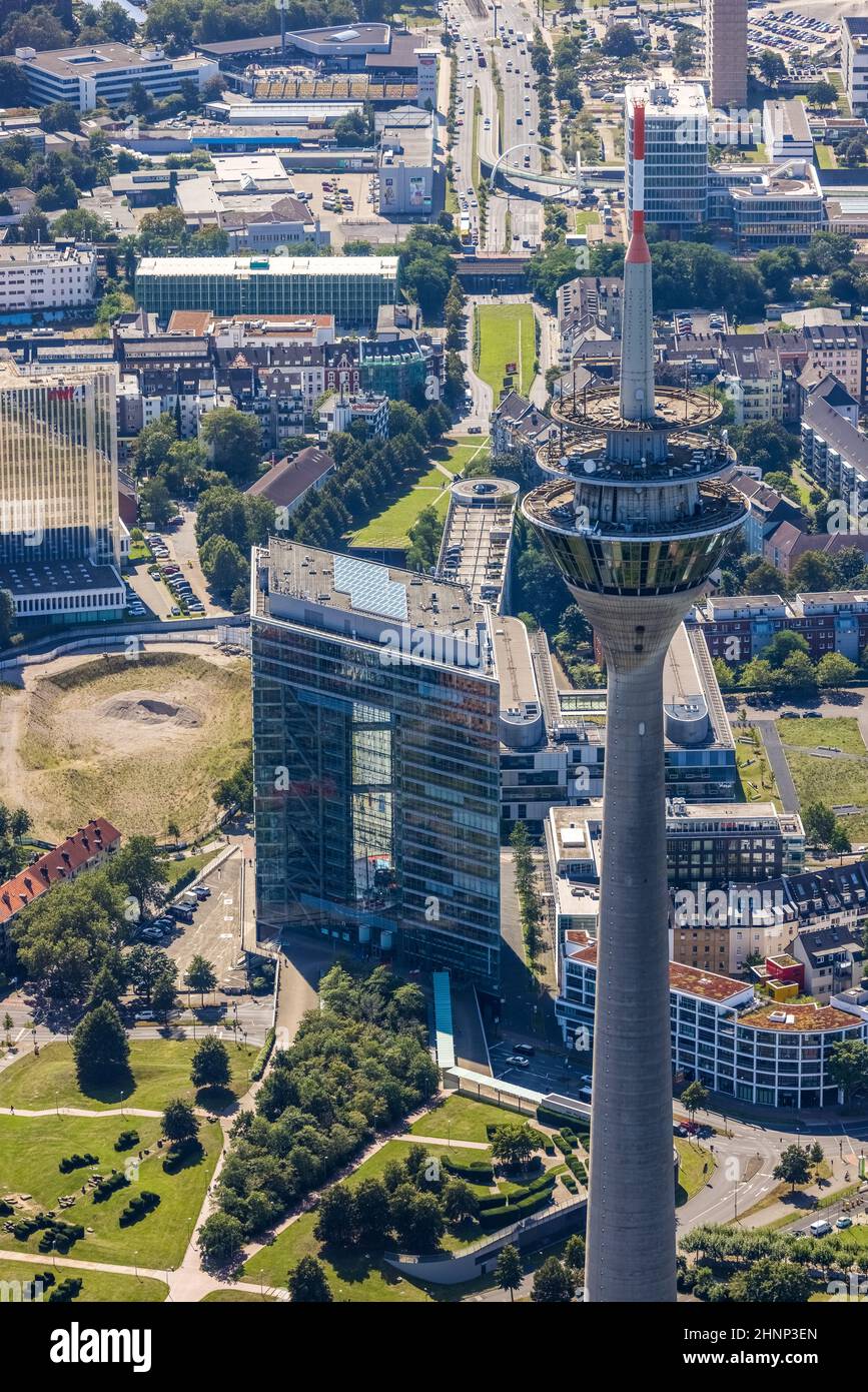 Luftaufnahme, Media Harbour Skyline mit Rheinturm im ehemaligen Rheinhafen in Düsseldorf, Rheinland, Nordrhein-Westfalen, Deutschland, DE, Düsseld Stockfoto