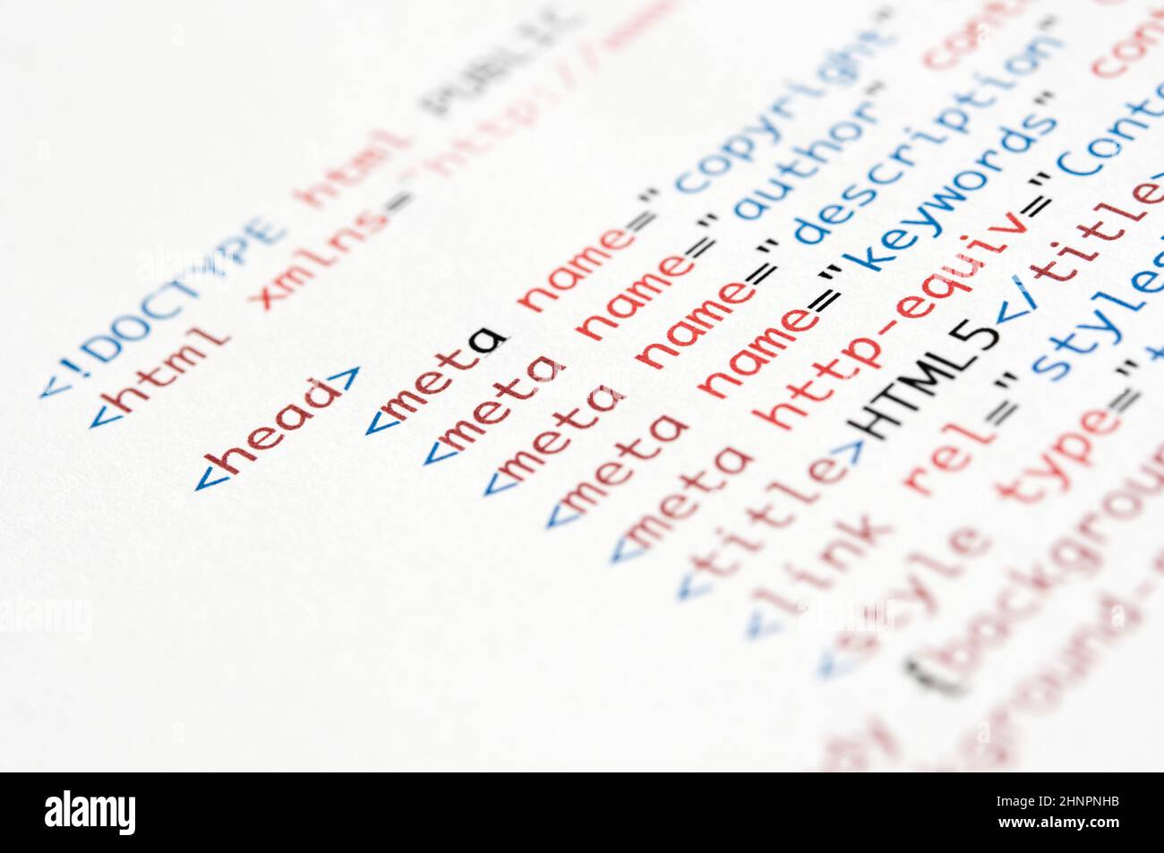 HTML-Skript auf weißem Papier mit geringen Schärfentiefe gedruckt Stockfoto