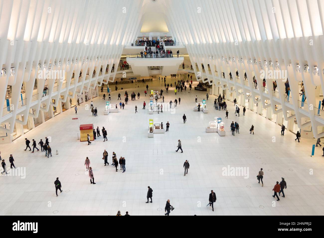 DER OCULUS. Der Oculus Transportation Hub am neuen World Trade Center NYC U-Bahnhof. Oculus, der Hauptbahnhof Haus Innenansicht. Stockfoto