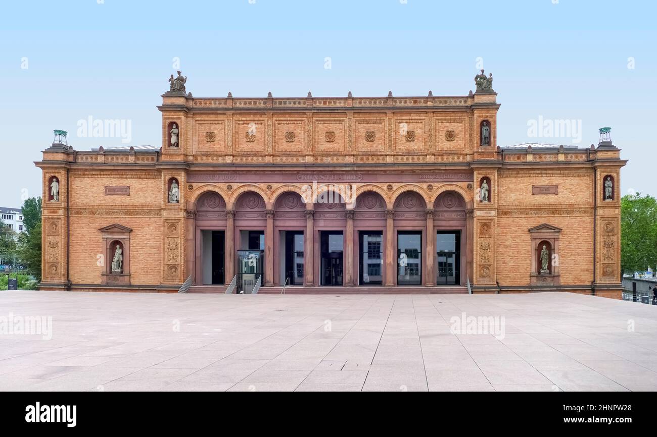 Fassade der Kunsthalle in Hamburg, einer Stadt in Norddeutschland zur Sommerzeit Stockfoto