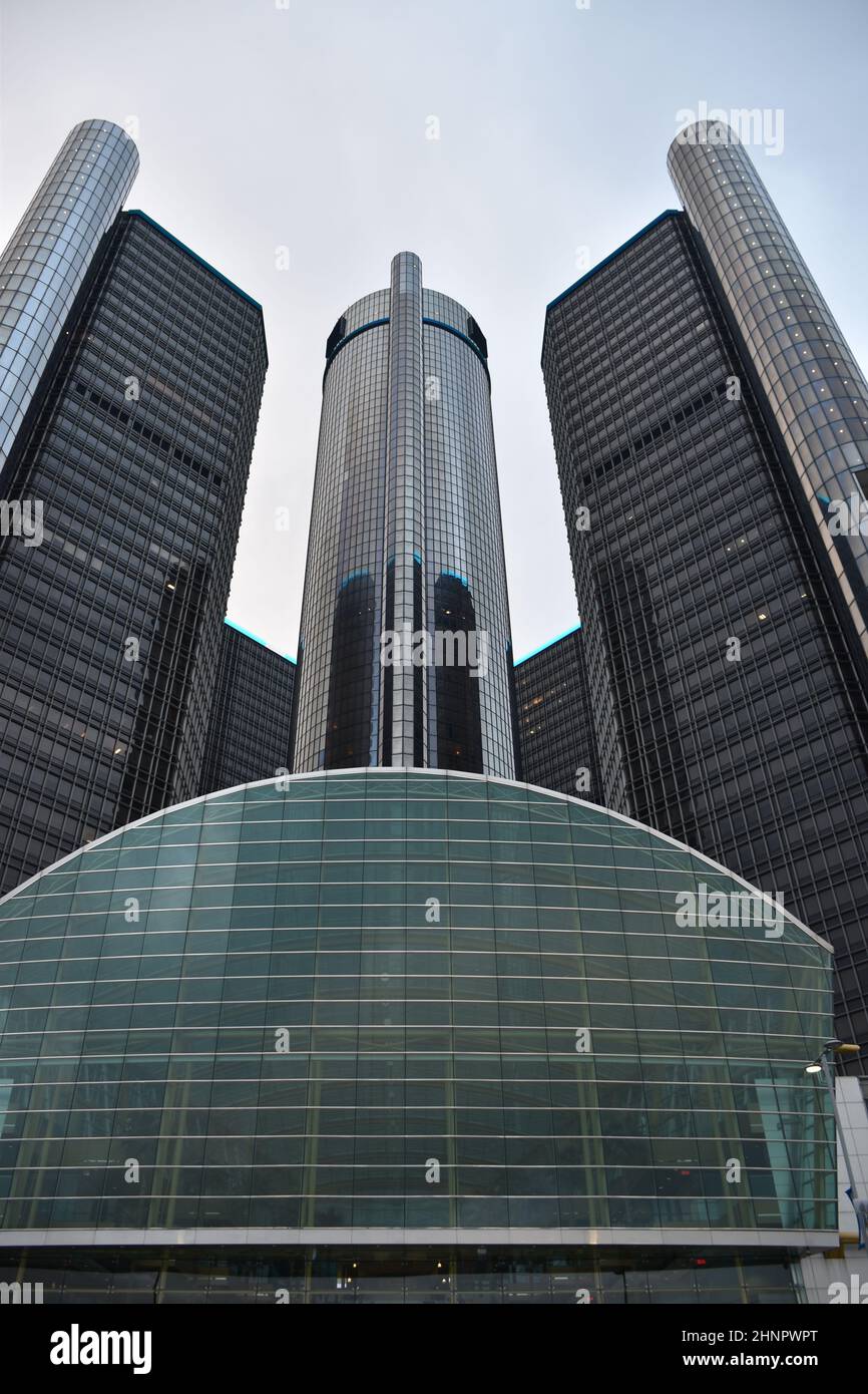 Der Hauptsitz von General Motors befindet sich im Renaissance Center am Wasser in der Innenstadt von Detroit, Michigan, USA. Stockfoto