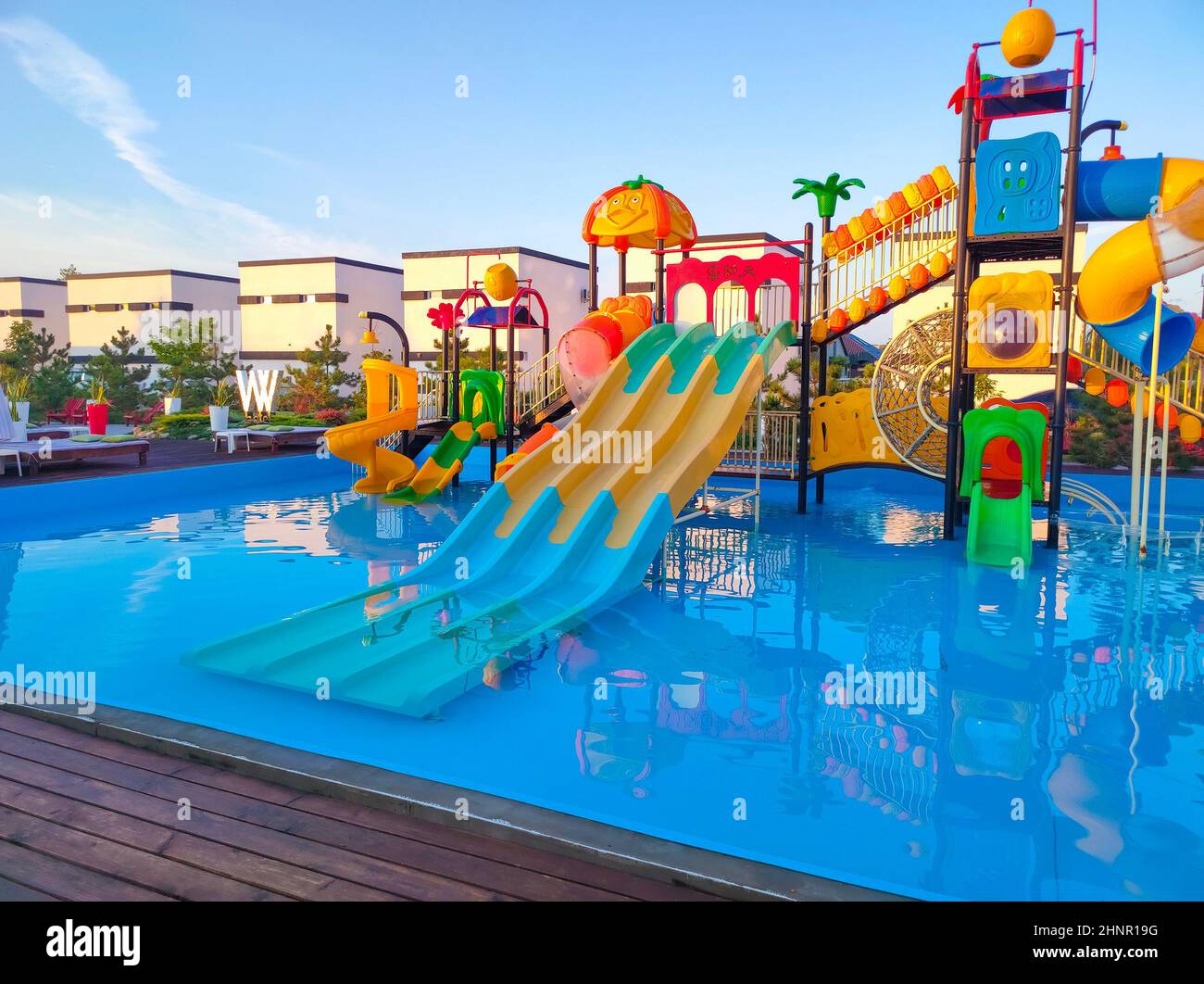 Koblevo, Ukraine - 22. August 2021: Hotel White Villas am Schwarzen Meer Stockfoto