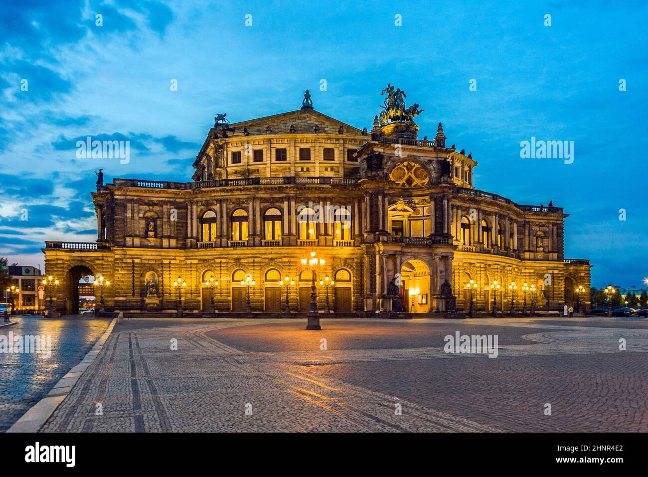 Dresden bei Nacht. Semperoper. Stockfoto