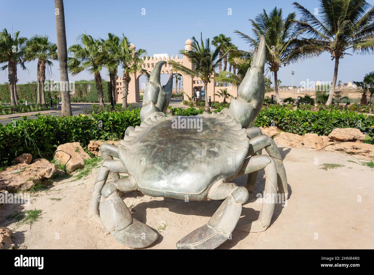 Krabbenskulptur am Eingang zum Rui Funana Hotel, Santa Maria, Sal, República de Cabo (Kap Verde) Stockfoto