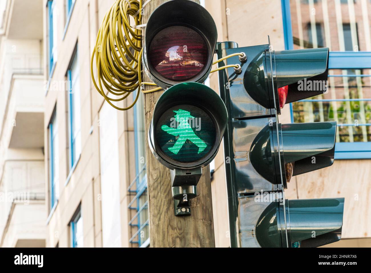 Ampelmann ist das berühmte Symbol auf Fußgängersignalen in der ehemaligen DDR Stockfoto