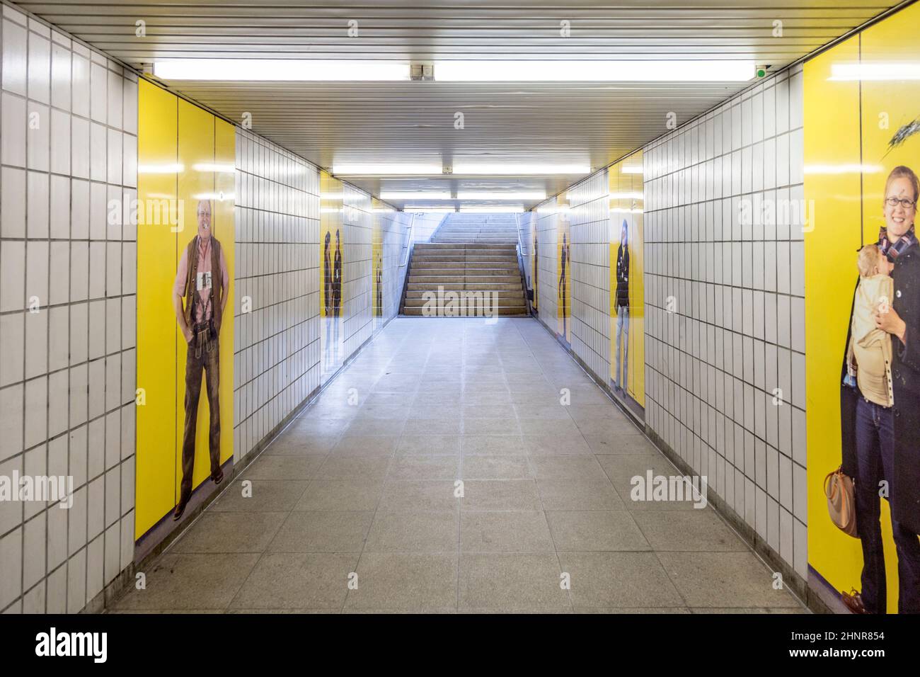 U-Bahn-Station für S- und U-Bahn Eschenheimer Tor in Frankfurt, Deutschland Stockfoto