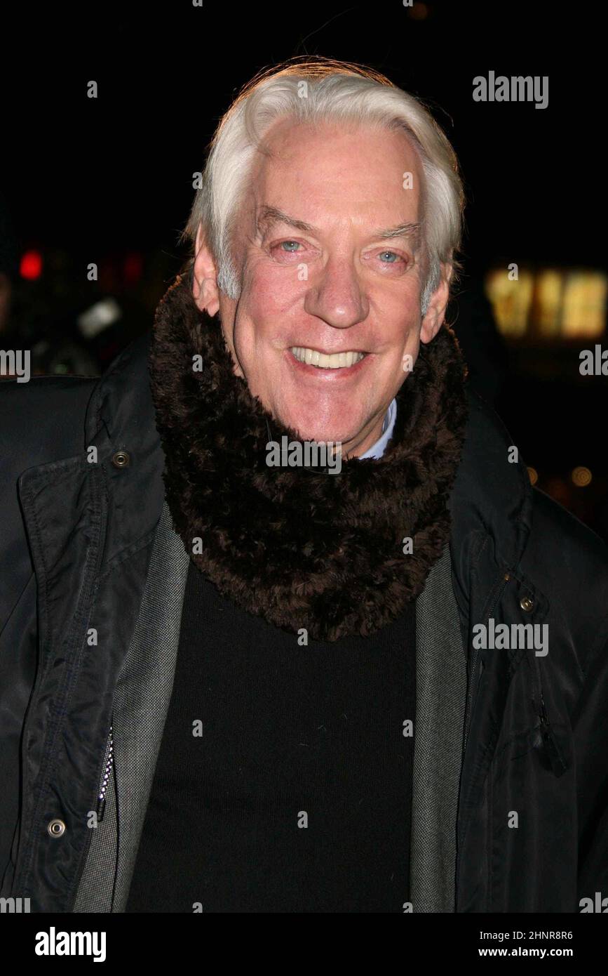 Donald Sutherland nimmt am 10. November 2005 an der Premiere von „Pride and Prejudice“ auf dem Loews Lincoln Square in New York City Teil. Foto: Henry McGee/MediaPunch Stockfoto