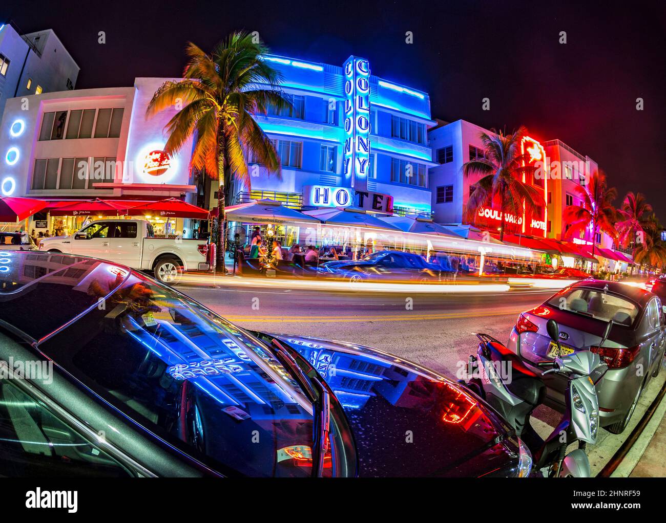 Ocean Drive Gebäude in South Beach bei Ocean Drive bei Nacht Stockfoto