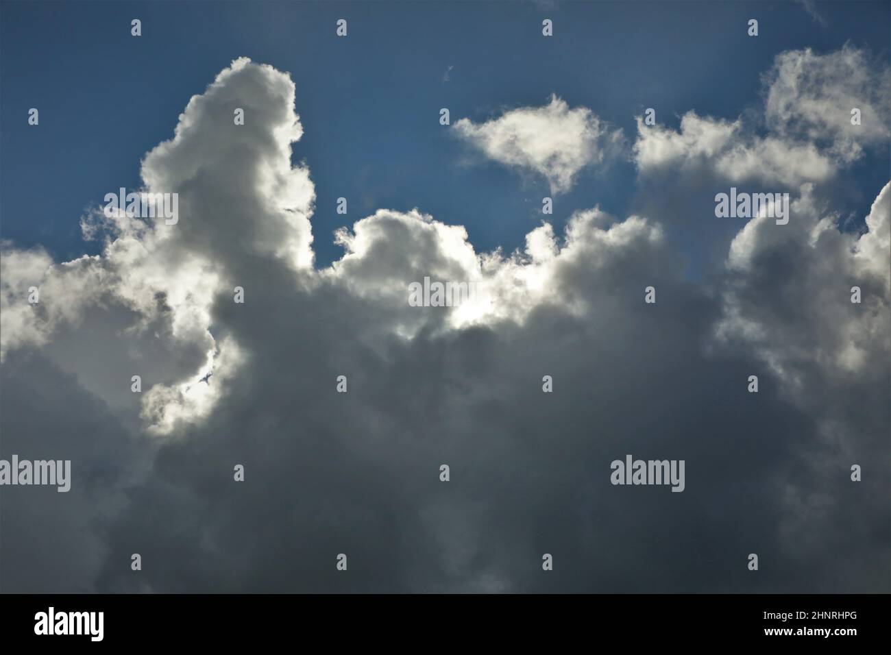 Sturmwolken über der Küste Nordkaliforniens, wo eine 8-jährige Dürre vor sich geht, die aber keinen Regen nach San Francisco brachte, USA Text kopieren Stockfoto