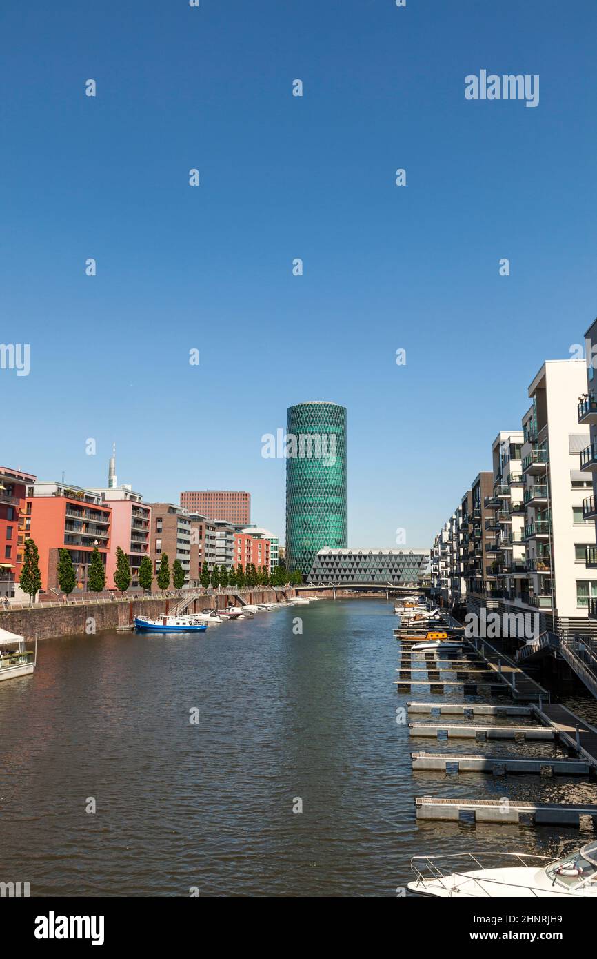 Westhafen Turm im Hafengebiet in Frankfurt Stockfoto