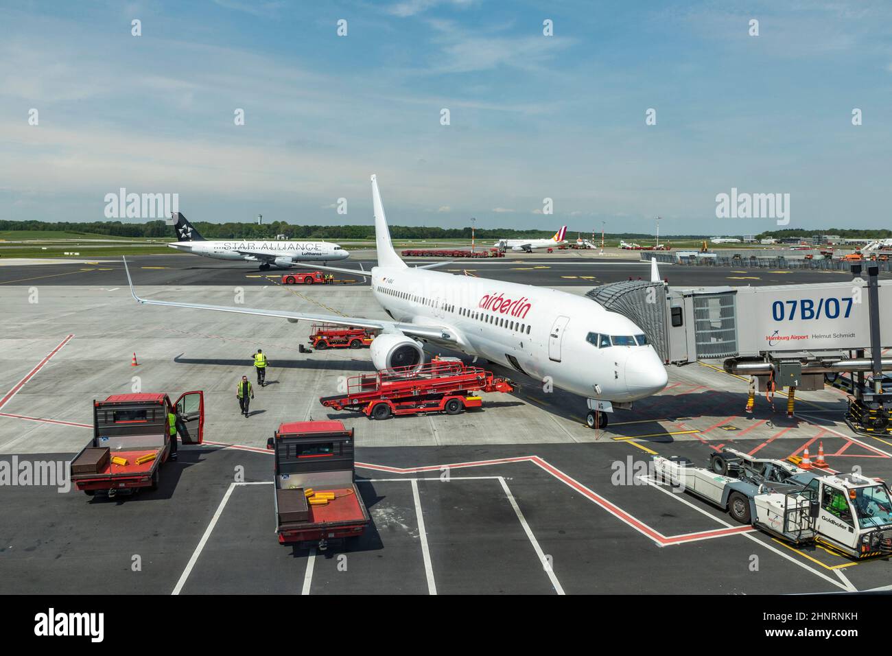 Air berlin-Flugzeuge sind am neuen Terminal in Hamburg startbereit Stockfoto Air berlin-Flugzeuge sind am neuen Terminal in Hamburg startbereit Stockfoto