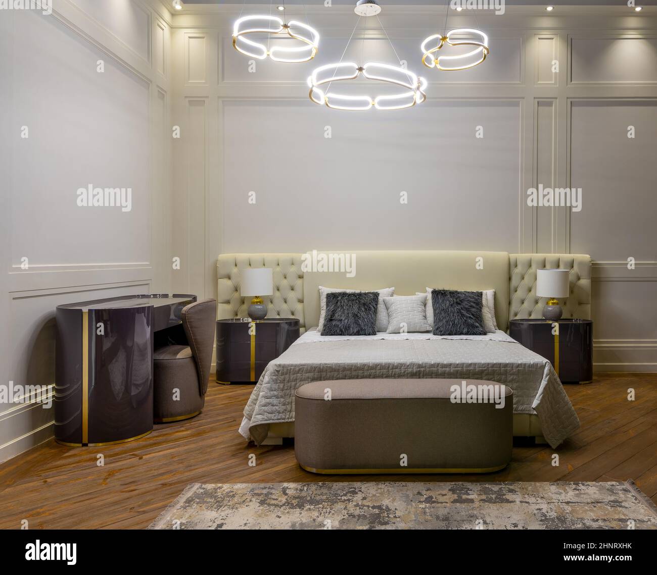 Innenausstattung des Schlafzimmers in einem Luxushotel Stockfoto