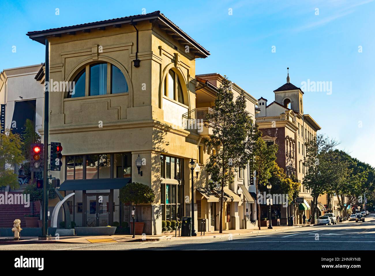 Malerische Altstadt von San Luis Obispo mit Einkaufsstraße in historischen Häusern. Stockfoto