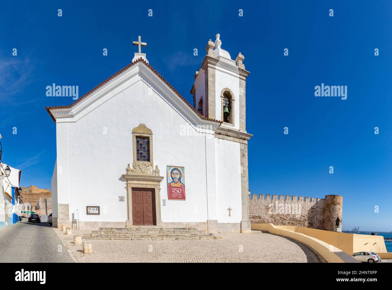 Portugiesische Kirche Santa Missa in der historischen Stadt Sines, Portugal Stockfoto