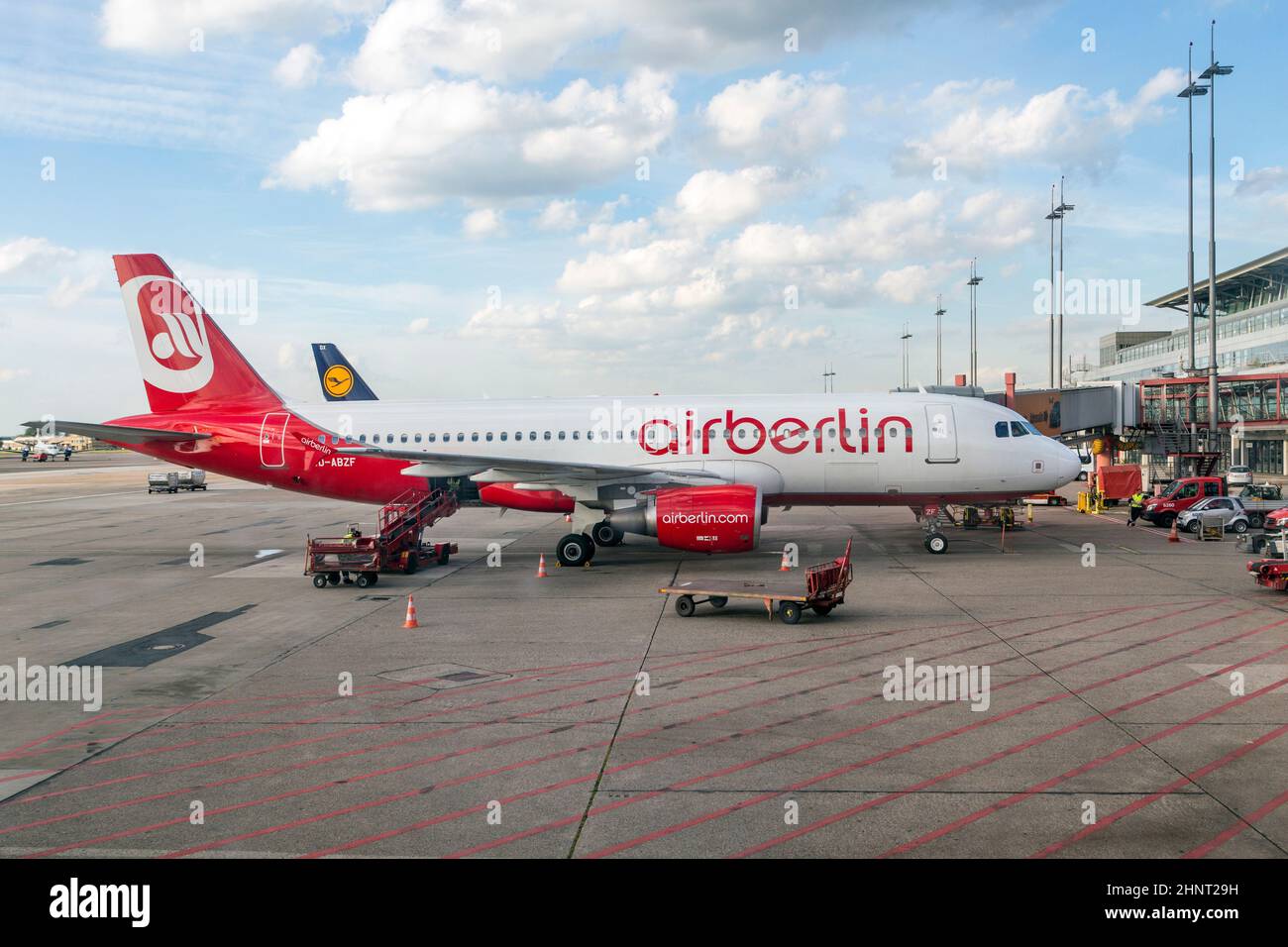 Air berlin steht am neuen Terminal in Hamburg Stockfoto