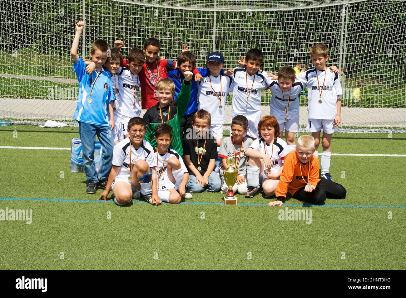 Fußball-Team BSC Schwalbach nach dem Pokalsieg Stockfoto