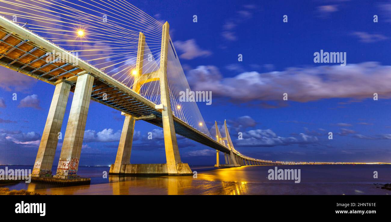 Lissabon Portugal Brücke Ponte Vasco da Gama über Tejo Fluss Stadt Reise Panorama Stockfoto