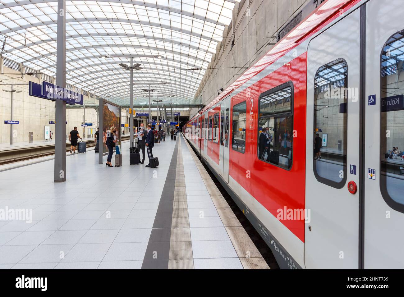SBahn SBahnRegionalbahn am Bahnhof Köln Bonn am Flughafen Köln/Bonn in Deutschland