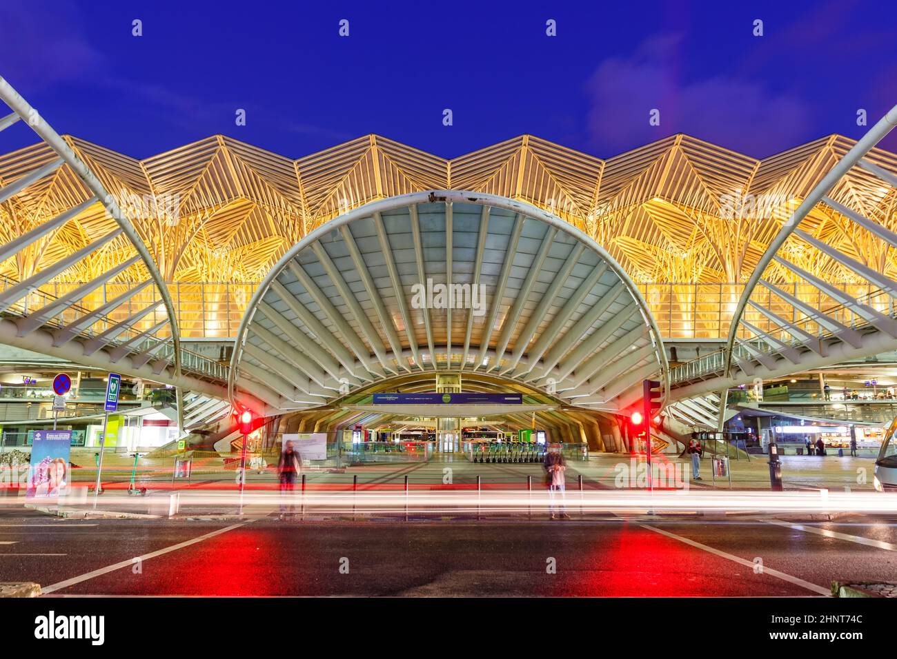 Lissabon Lisboa Oriente Bahnhof in Portugal Moderne Architektur bei Nacht Stockfoto