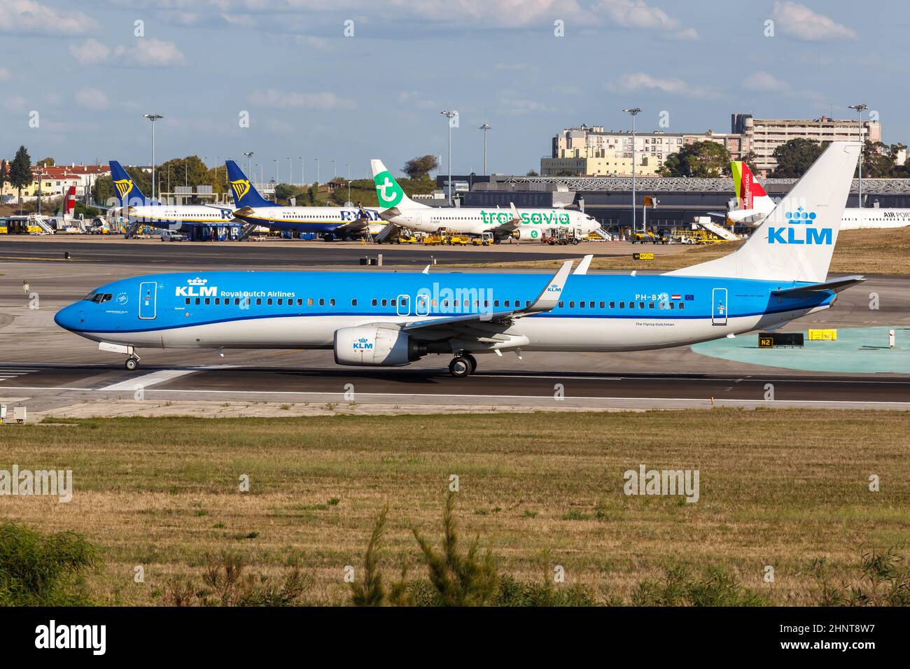 KLM Boeing 737-900 Flugzeug Lissabon Flughafen in Portugal Stockfoto