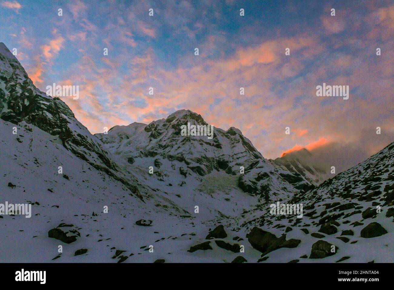 Sternenhimmel über Machhepuchare und Annapurna Base Camp - Nepal, Himalaya Stockfoto