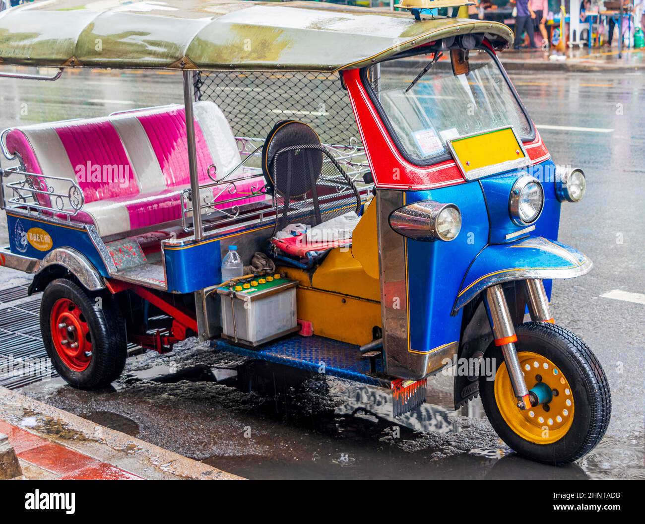 Typisch buntes Tuk Tuk in Bangkok Thailand. Stockfoto