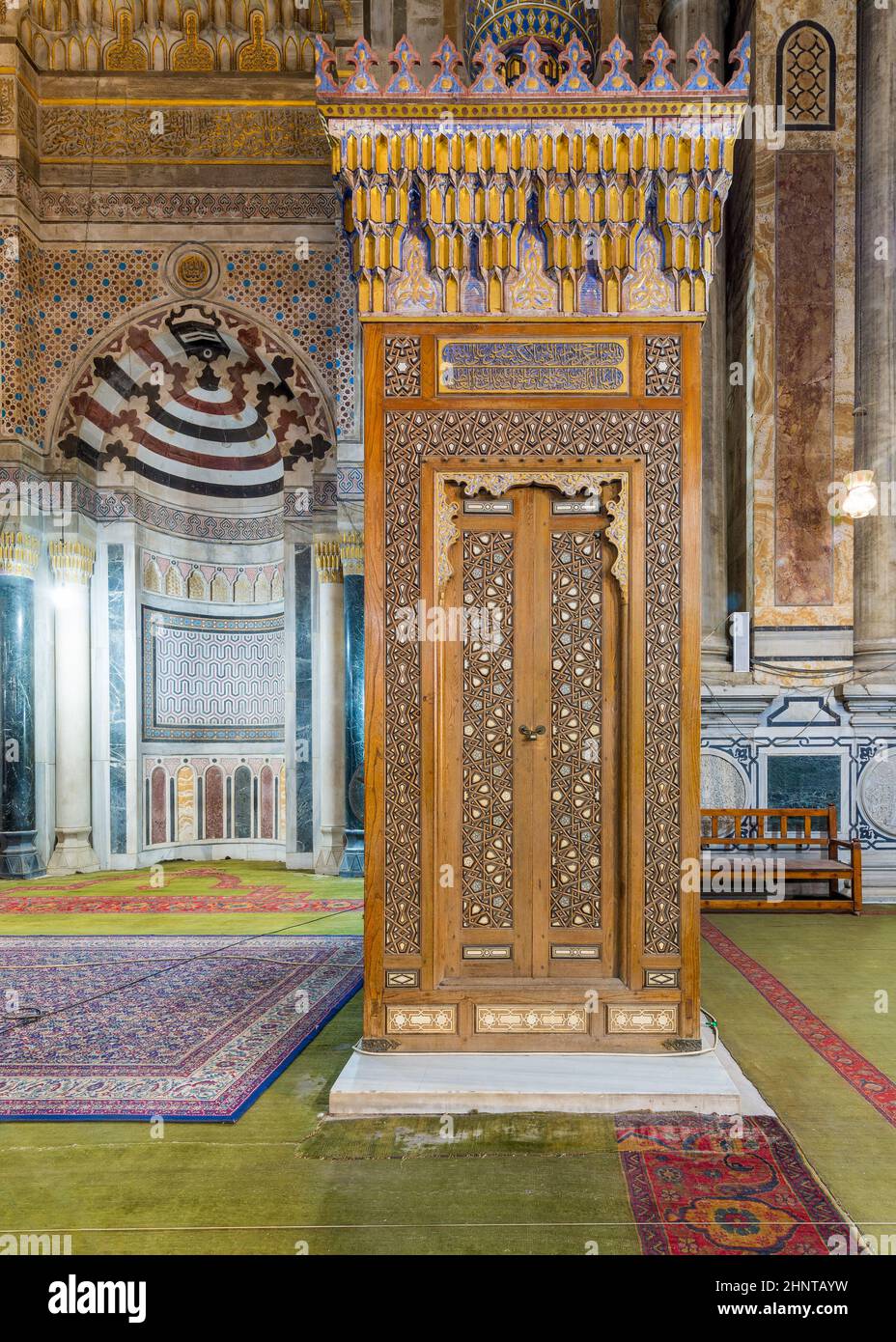 Minbar Tür mit Arabeske Dekorationen Feder und Nut montiert, mit Elfenbein und Ebenholz eingelegt, Rifaii Moschee, Ägypten Stockfoto