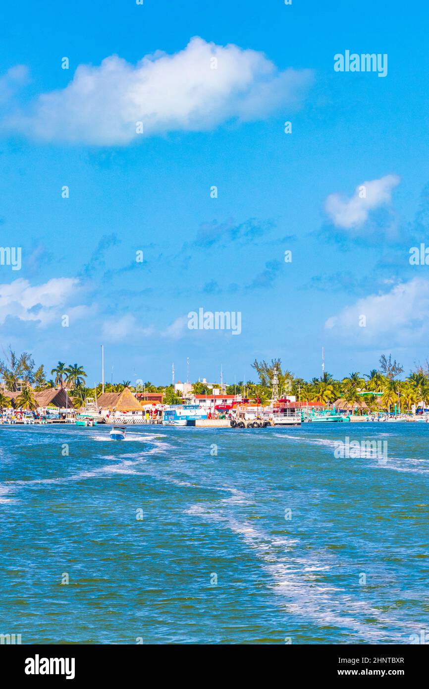 Panorama-Landschaft Blick auf schöne Holbox Insel türkisfarbenes Wasser Mexiko. Stockfoto