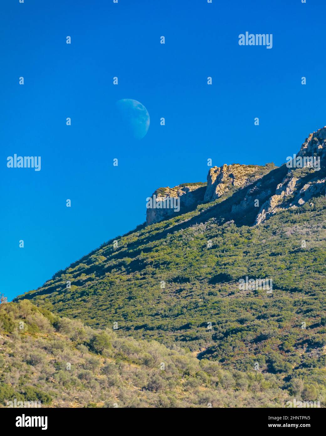 Tag felsige Berglandschaft Szene auf peloponnes Zone, griechenland Stockfoto