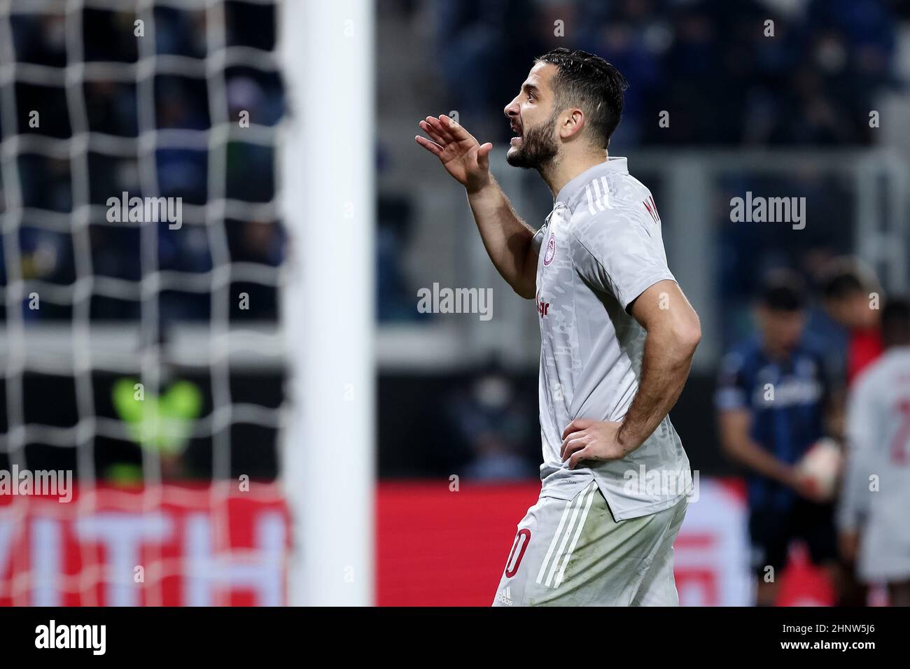 Bergamo, Italien, 17. Februar 2022. Kostas Manolas Verteidiger von Olympiacos Pireo F.C. während des Europa League Fußballspiels zwischen Atalanta und Olympiacos im Gevisstadion am 17. Februar 2022 in Bergamo, Italien. Quelle: Stefano Nicoli/Speed Media/Alamy Live News Stockfoto