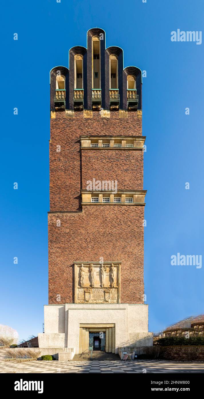 Berühmter Hochzeitsturm im Jugendstilgebiet Mathildenhöhe in Darmstadt, Deutschland Stockfoto