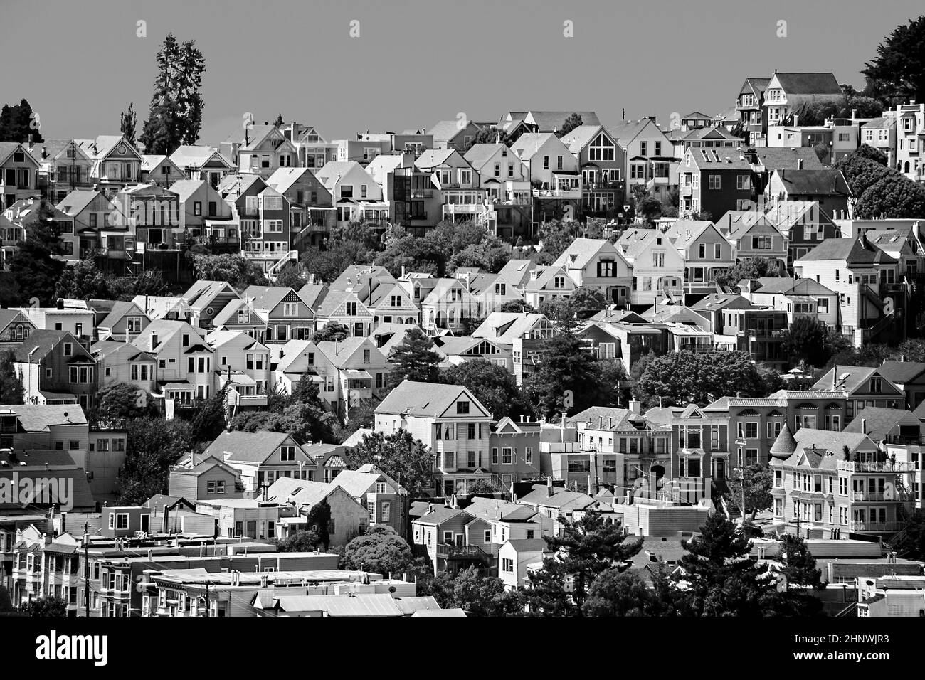 Stadthäuser in San Francisco in Schwarz und Weiß Stockfoto