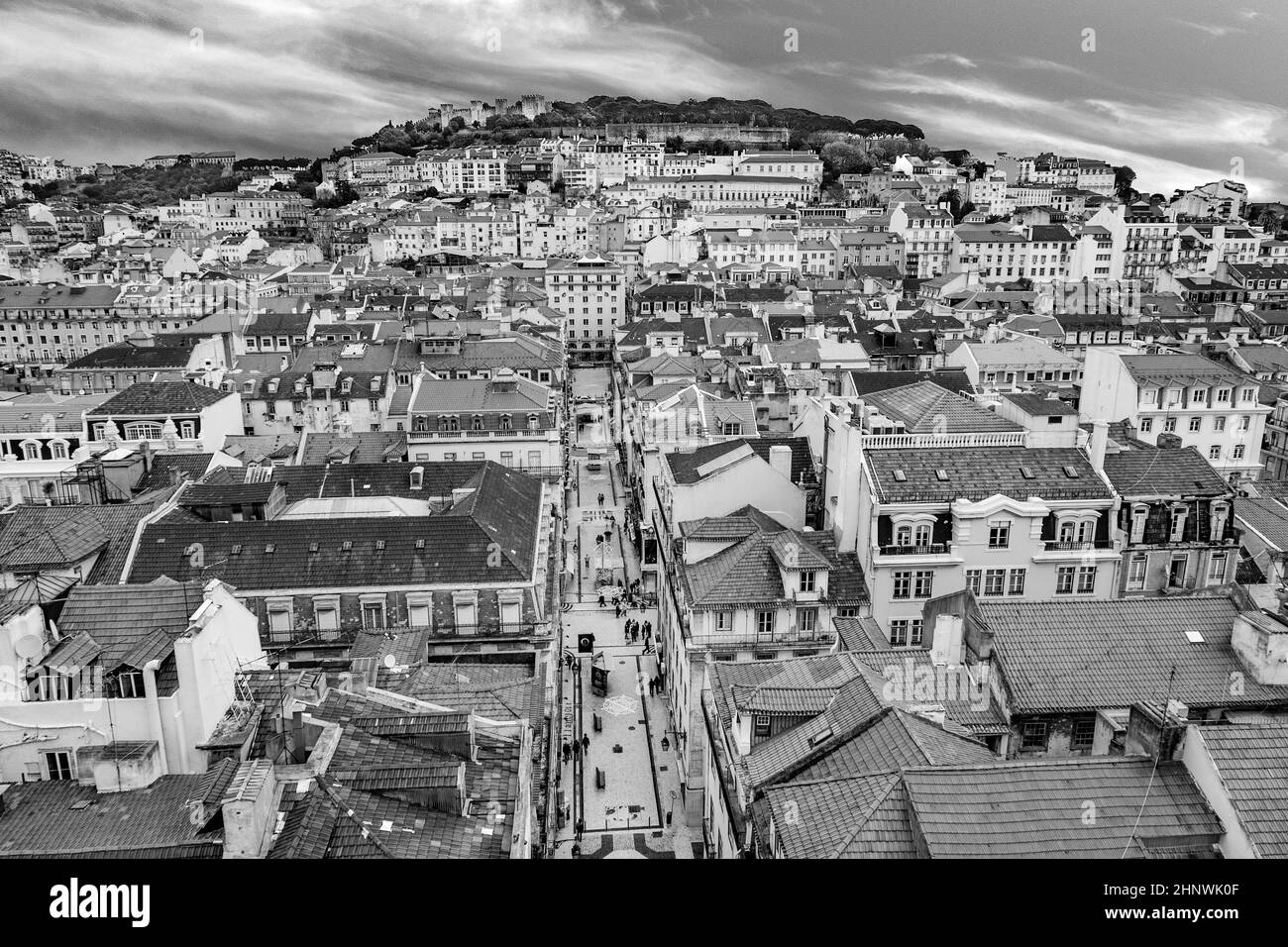 Panoramablick vom Elevador de Santa Justa auf die Altstadt von Lissabon Stockfoto