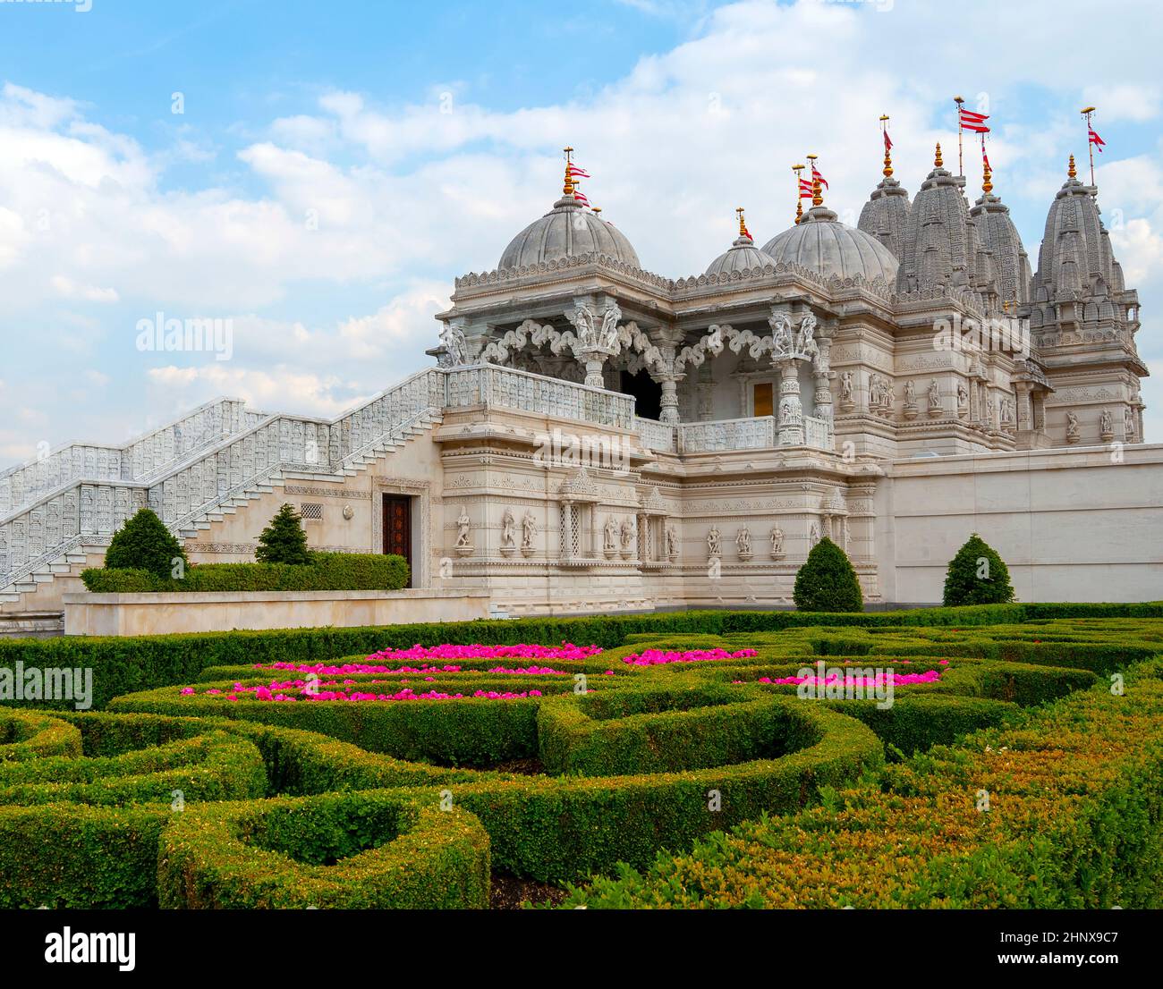 Der größte Hindu-Tempel außerhalb Indiens, der Shri Swaminarayan Tempel in Neasden, London, Vereinigtes Königreich. Stockfoto