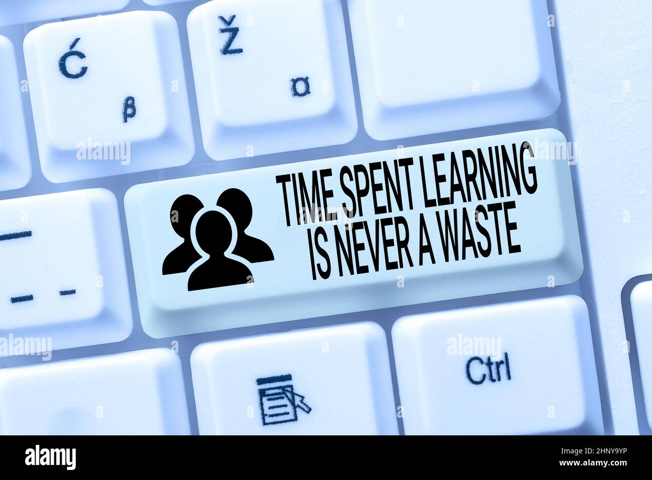 Text zeigt Inspiration aufgewendete Zeit Lernen ist nie eine Verschwendung, Business Showcase Bildung hat kein Ende Lernen weiter retyping Old Worksheet Data, Abstr Stockfoto