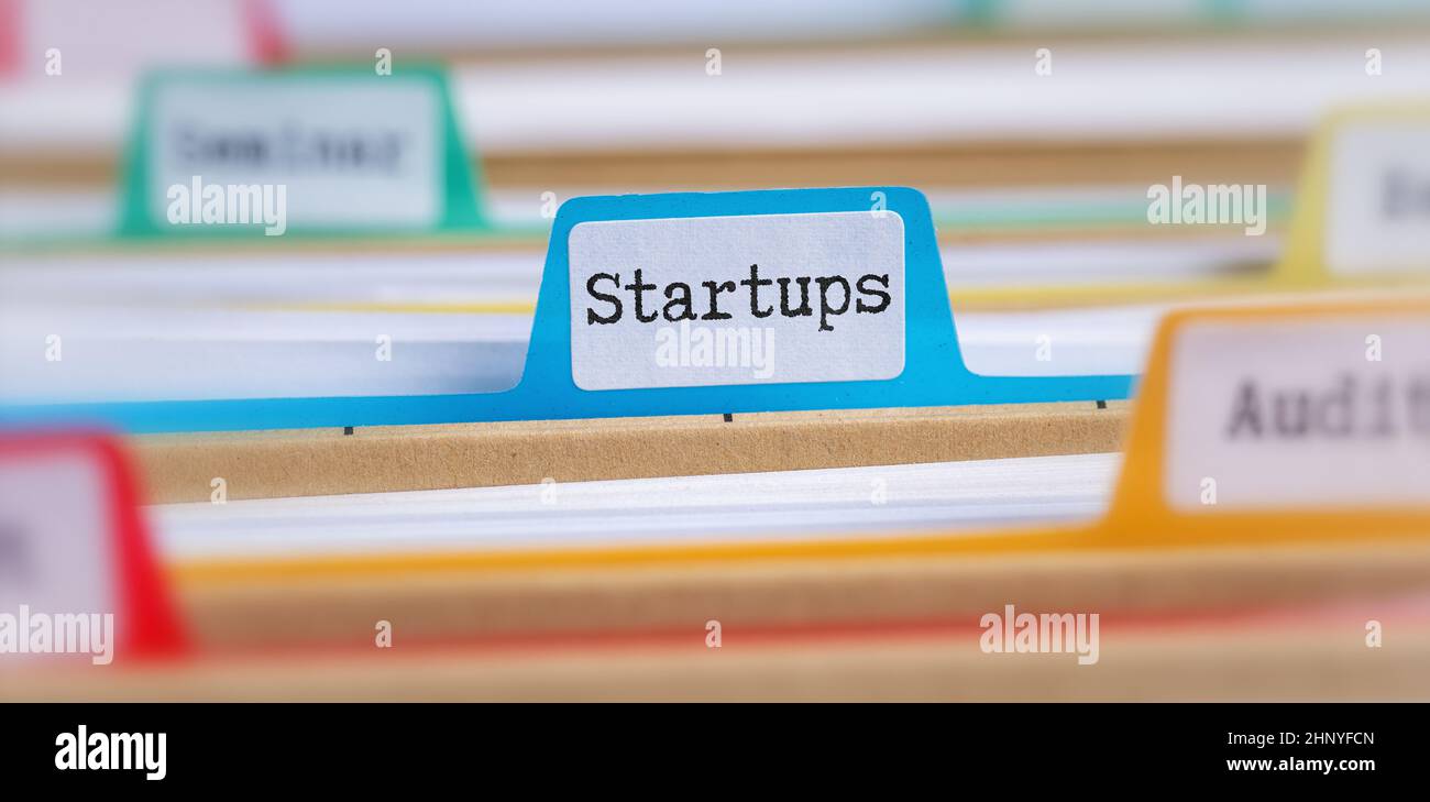 Dateiordner mit der Registerkarte Startups Stockfoto