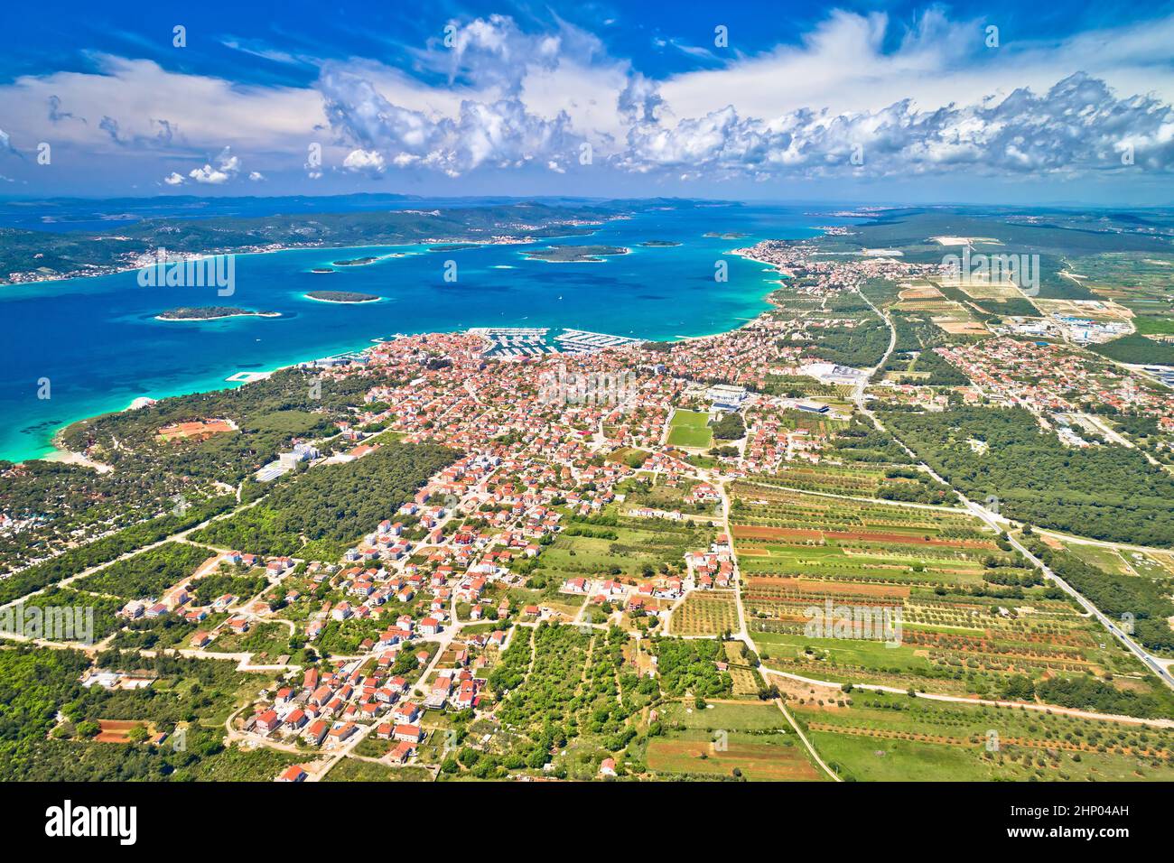 Biograd na Moru Archipel Panoramablick aus der Luft, Küstenlandschaft von Kroatien Stockfoto