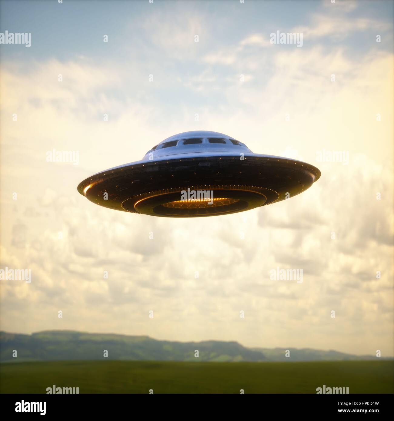3D Illustration eines UFO, nicht identifiziertes fliegendes Objekt, das über den Bergketten gravitiert. Stockfoto