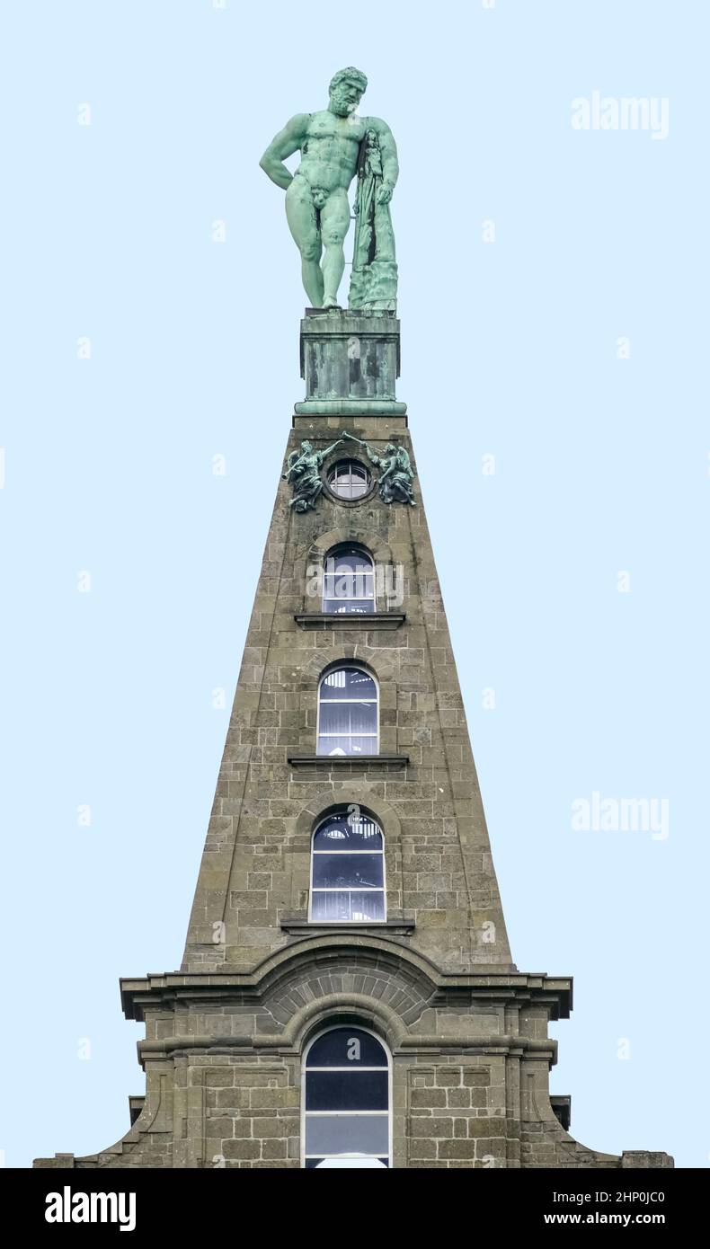 Herkules-Statue am Herkules-Denkmal rund um den Bergpark Wilhelmshöhe in Kassel Stockfoto