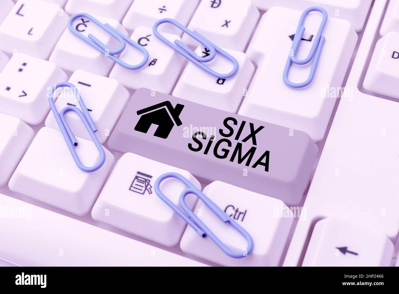 Text mit Inspiration Six Sigma, Word geschrieben auf einer Reihe von Managementtechniken zur Verbesserung von Geschäftsprozessen Abstract Programmer Typing Antiv Stockfoto