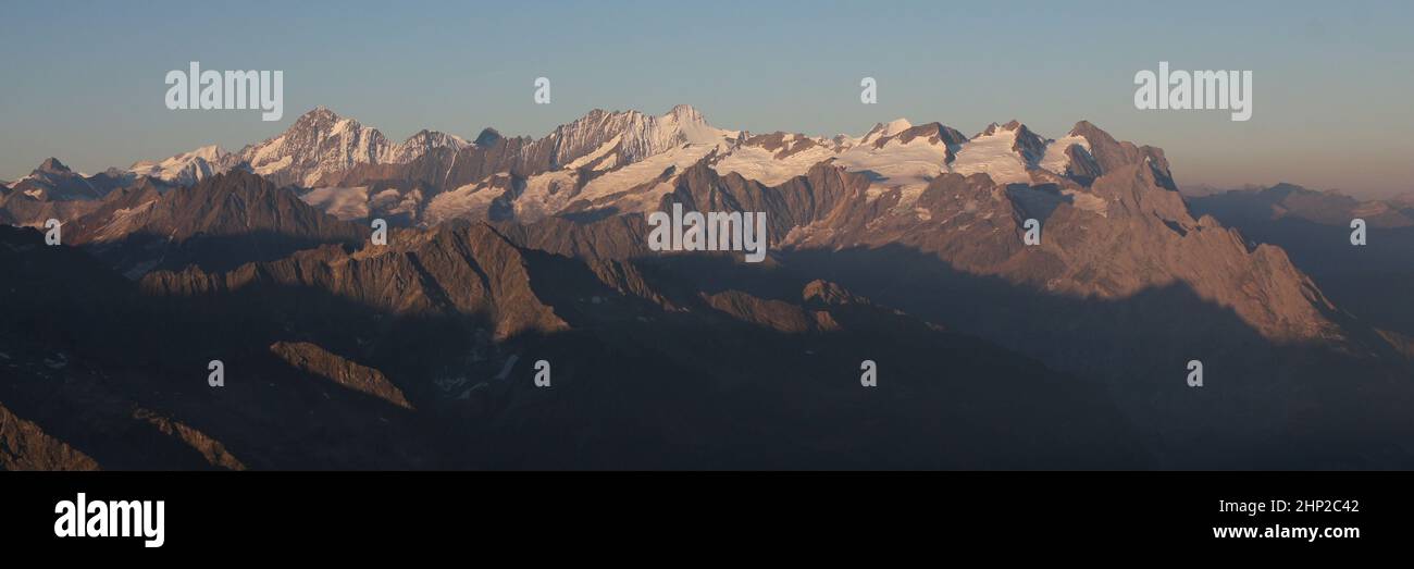 Bergketten vom Titlis aus gesehen, Schweiz. Stockfoto