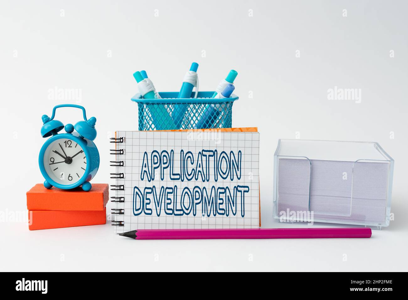 Inspiration zeigt Zeichen Anwendungsentwicklung, Geschäftsidee Erstellung von Computer-Apps für den Einsatz auf mobilen Geräten Tidy Workspace Setup Schreibtisch Stockfoto