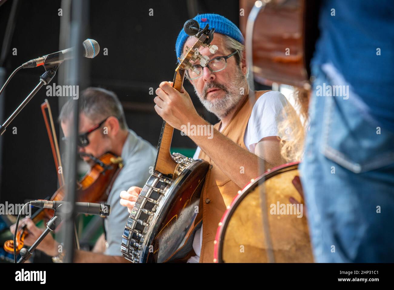 Die irisch-amerikanischen All-Stars-Mitglieder treten beim National Folk Festival 2021 in Salisbury Maryland auf Stockfoto