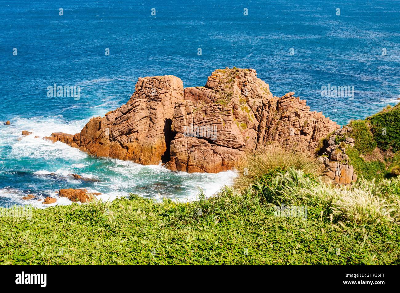 Dramatische Granitfelsen unterhalb des Pinnacles Lookout am Cape Woolamai - Phillip Island, Victoria, Australien Stockfoto