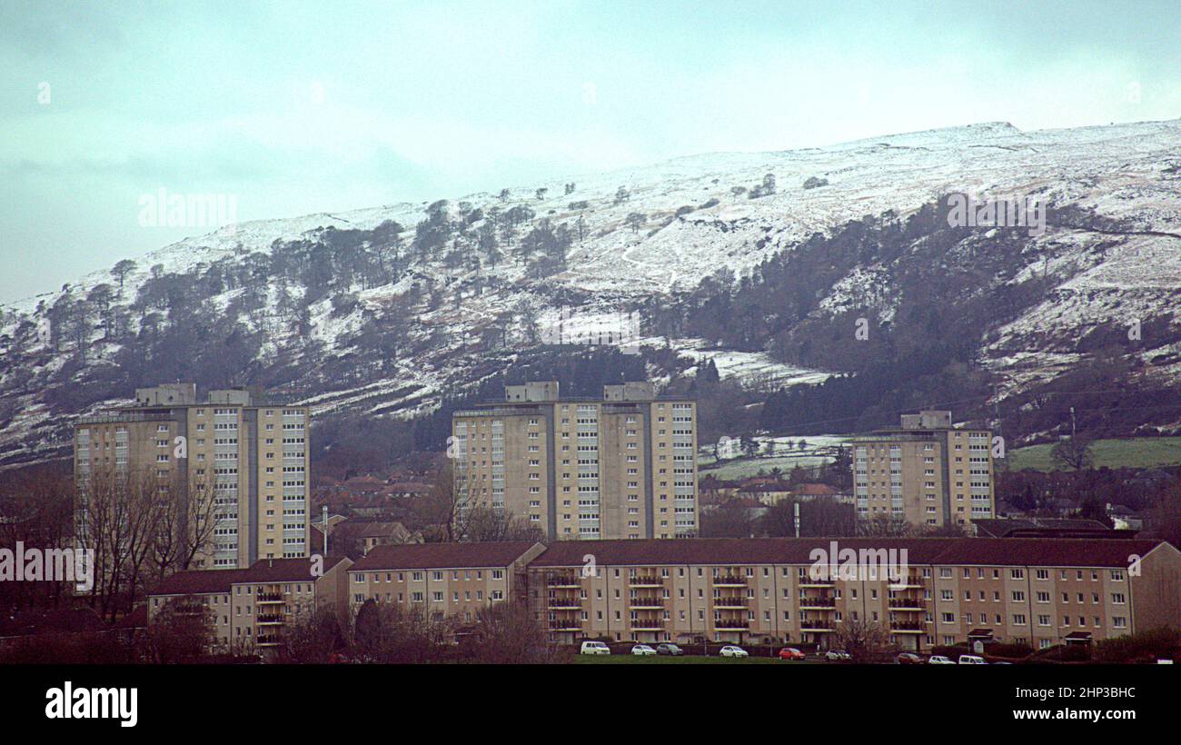 Glasgow, Schottland, Großbritannien 18th. Februar 2022. UK Wetter: Sturm Eunice Schnee auf den Hügeln im Norden und Süden der Stadt . Credit Gerard Ferry/Alamy Live News Stockfoto